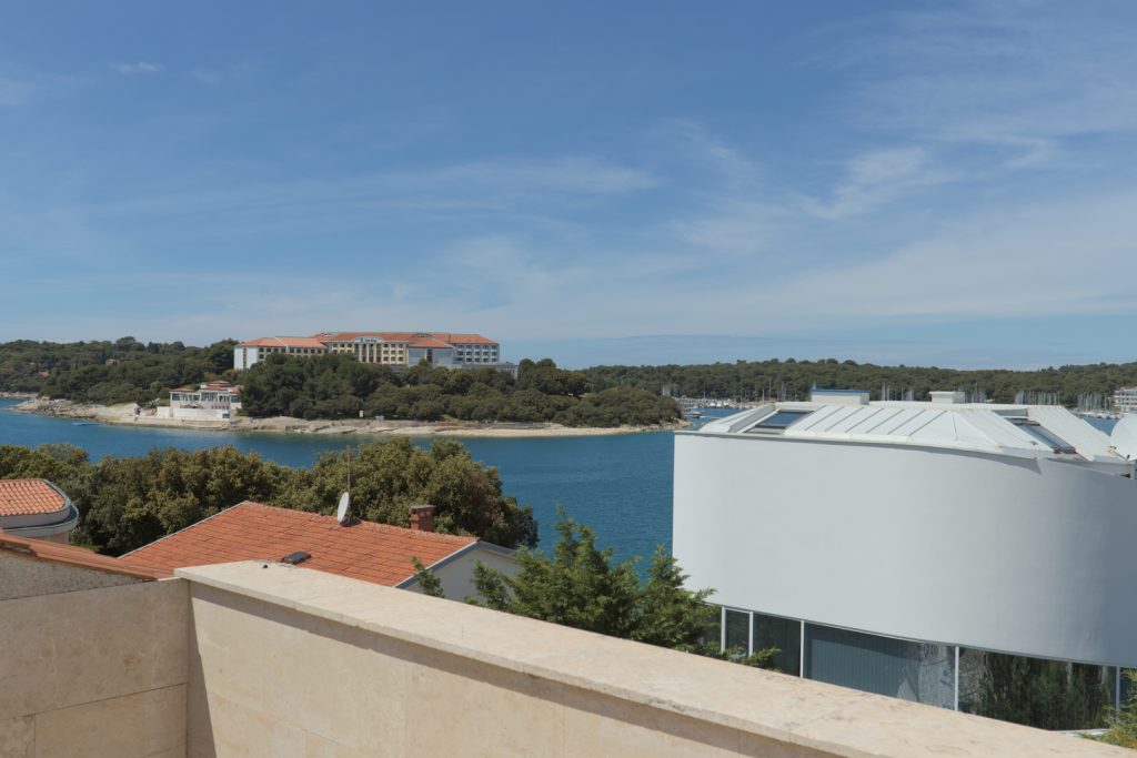 penthouse_terrace_west