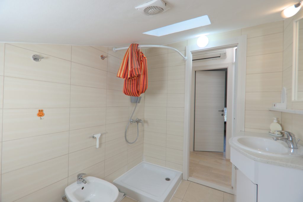 penthouse_bathroom_2
